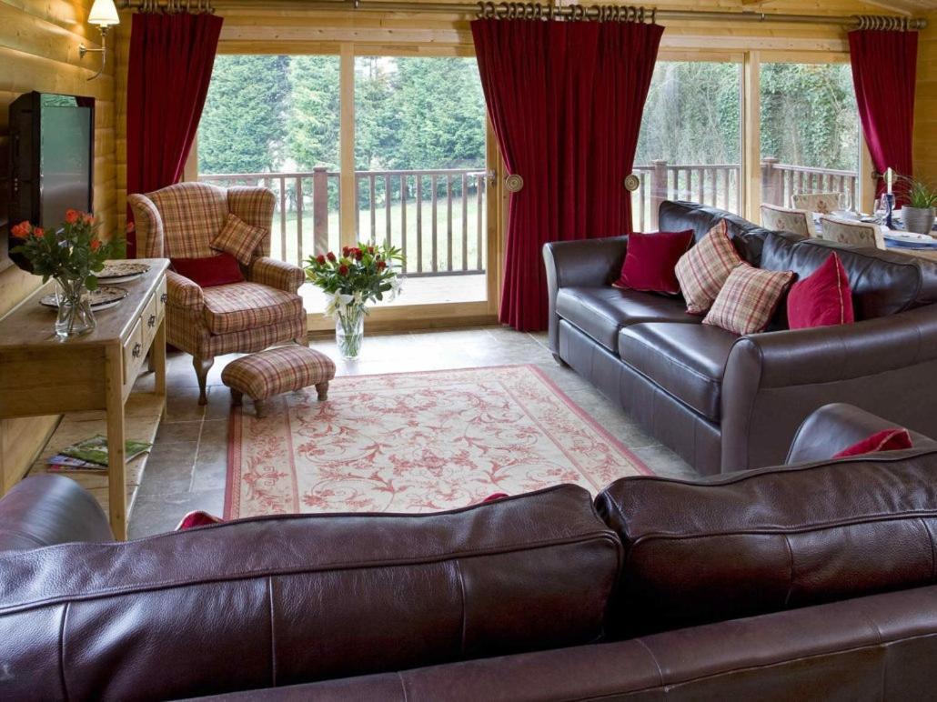 Cherbridge Lodges - Riverside Lodges, Short Lets Oxford Exterior foto